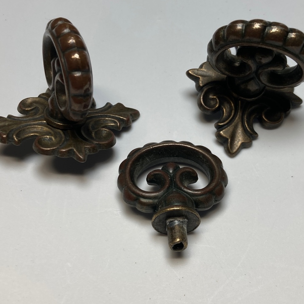 Lot of vintage misc drawer cabinet pulls